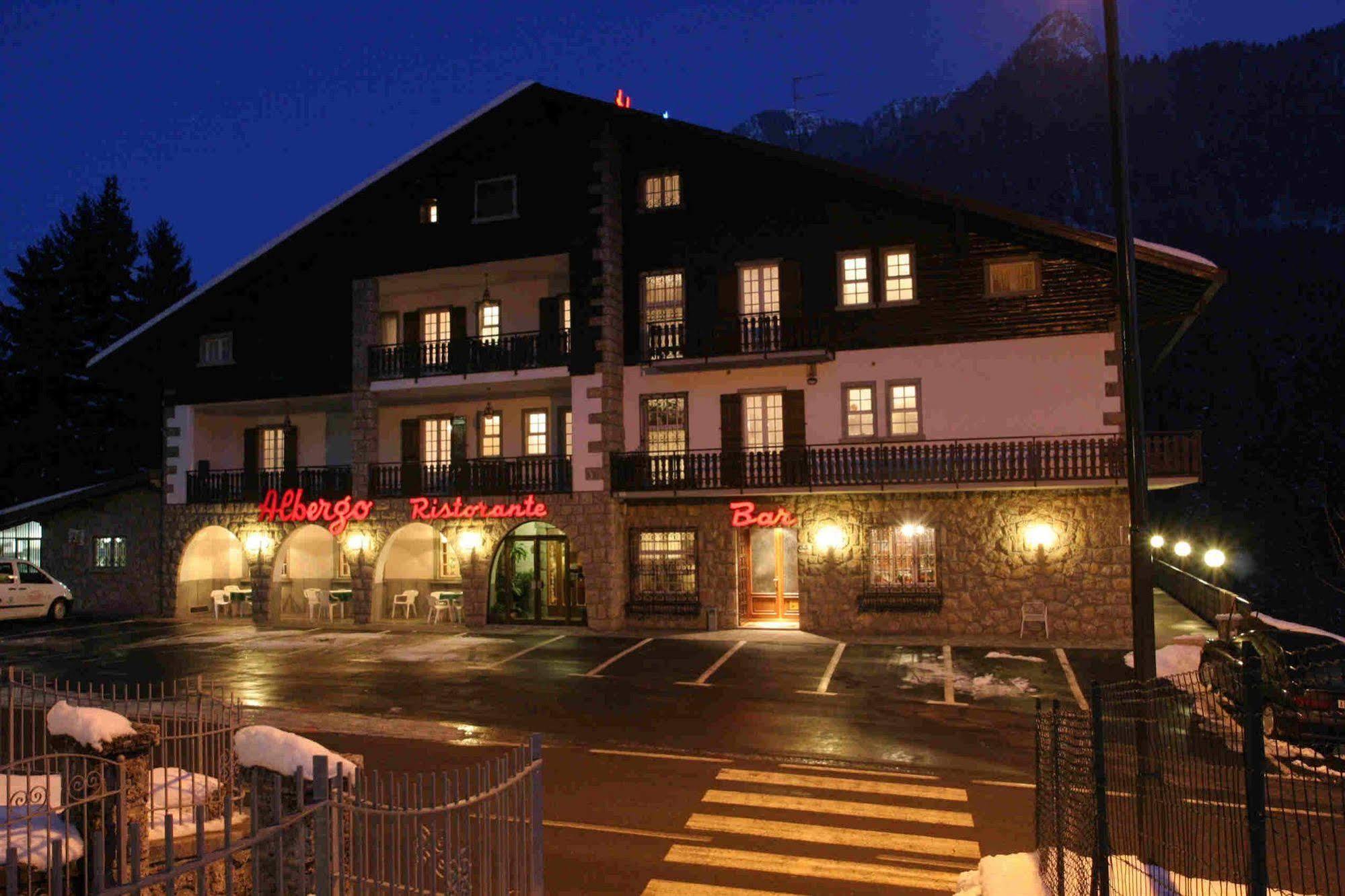 Hotel Des Alpes Castione della Presolana Exterior photo