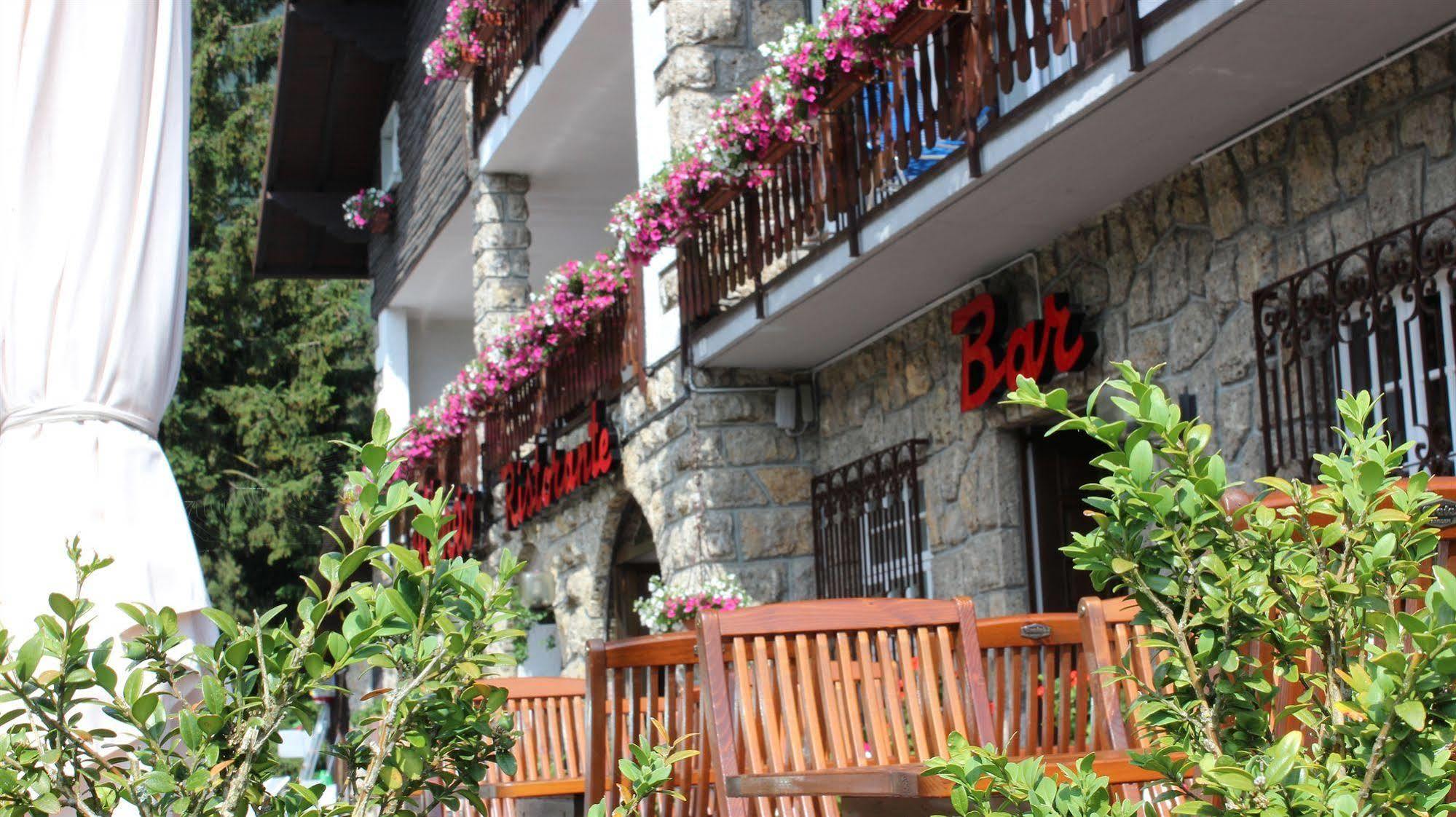 Hotel Des Alpes Castione della Presolana Exterior photo